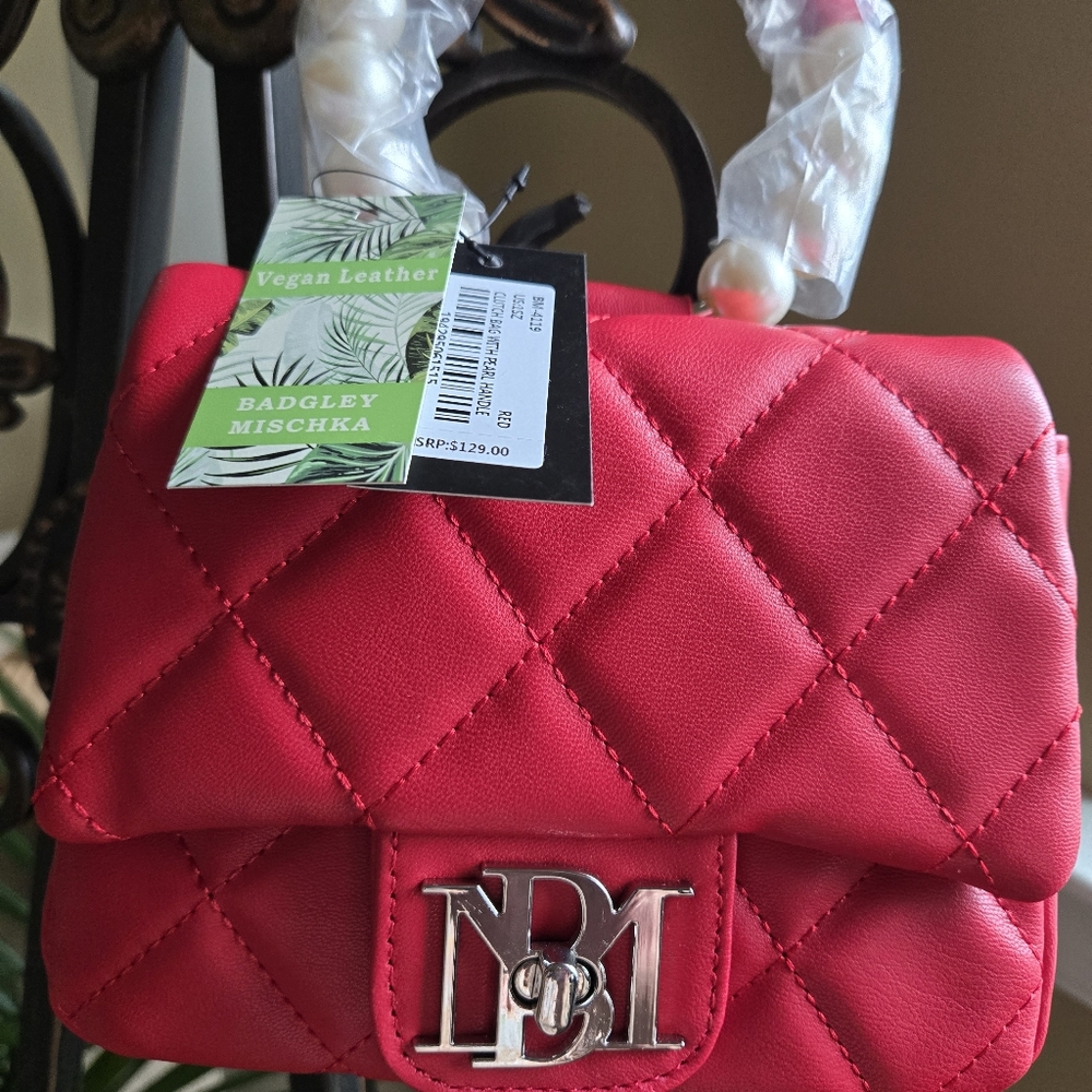 Badgley Mischka Red Quilted Faux Pearl Clutch Party Ready - Picture 2 of 13